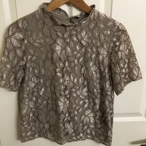 H&M lace taupe short sleeve blouse